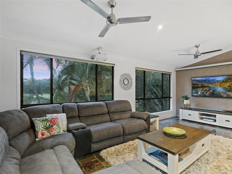 22 Hoffschildt Drive, Currumbin Waters QLD 4223