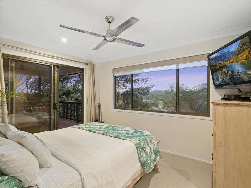 22 Hoffschildt Drive, Currumbin Waters QLD 4223