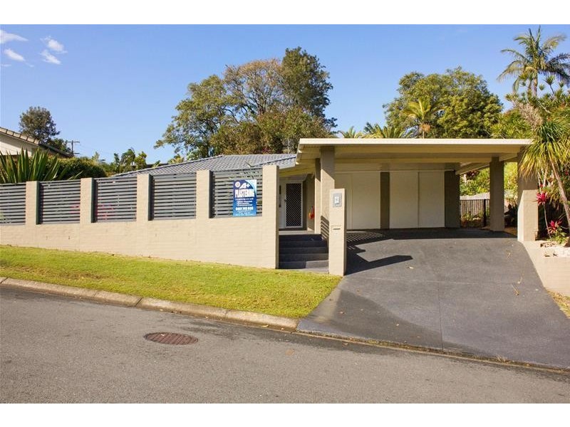 8 Kalamunda Close, Elanora QLD 4221