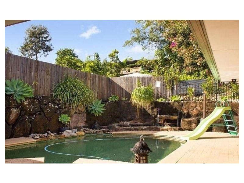 8 Kalamunda Close, Elanora QLD 4221