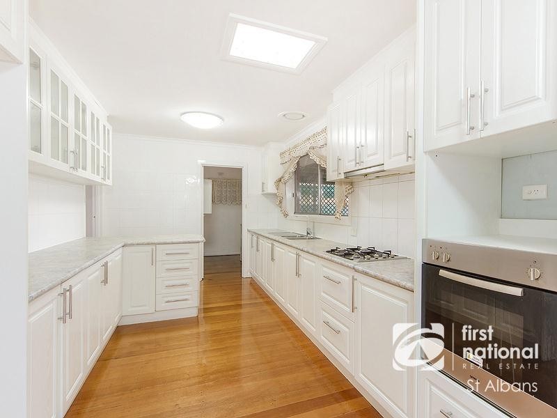 52 Leslie Street, St Albans VIC 3021