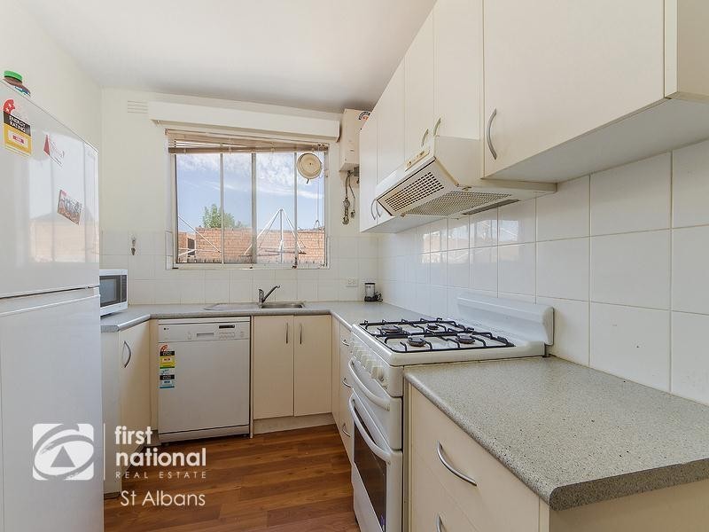5/18 Marsden Cresent, St Albans VIC 3021