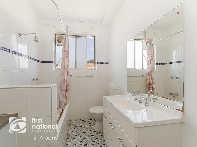 5/18 Marsden Cresent, St Albans VIC 3021