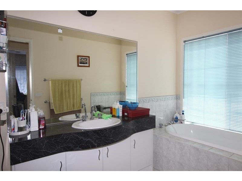 1G Oakwood Road, Albanvale VIC 3021