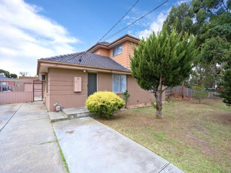 2 Station Avenue, St Albans VIC 3021