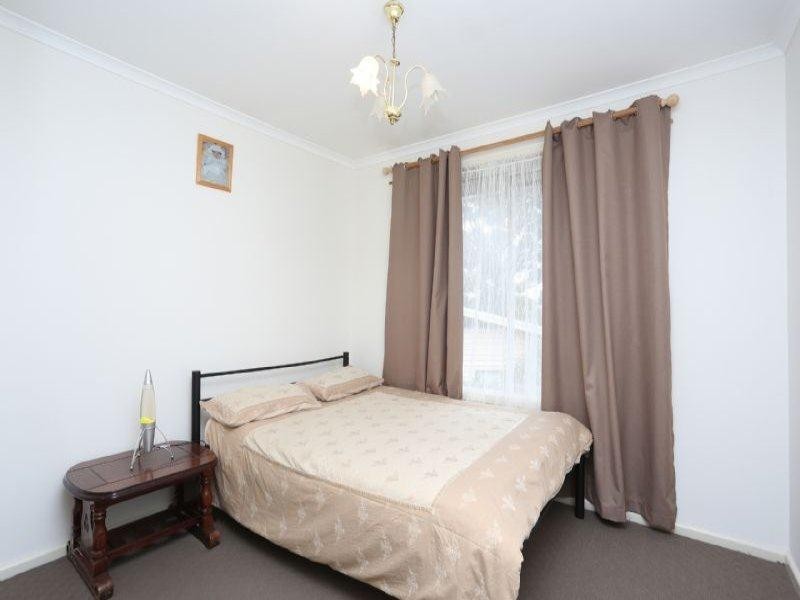 2 Station Avenue, St Albans VIC 3021