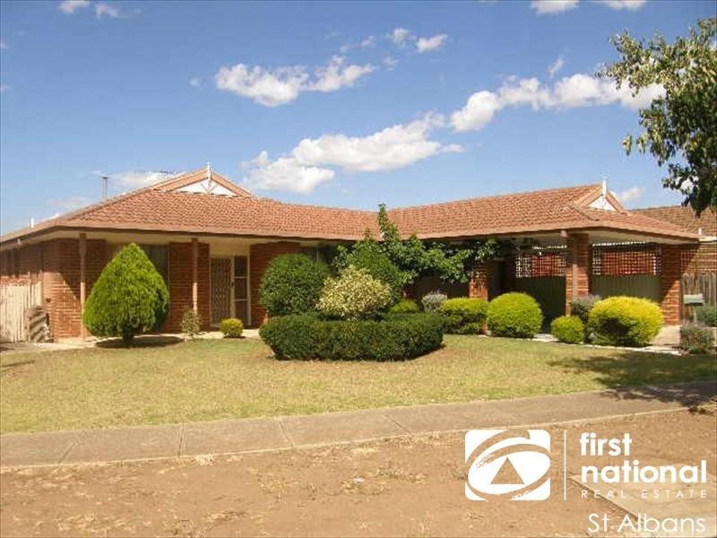 8 Landy Court, Burnside VIC 3023