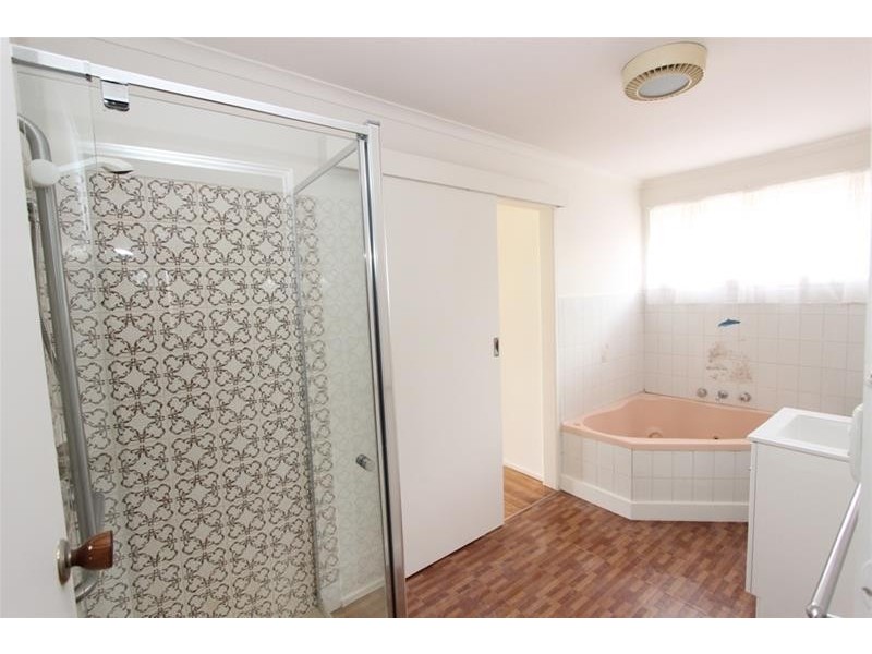 32 Alan Street, Kings Park VIC 3021