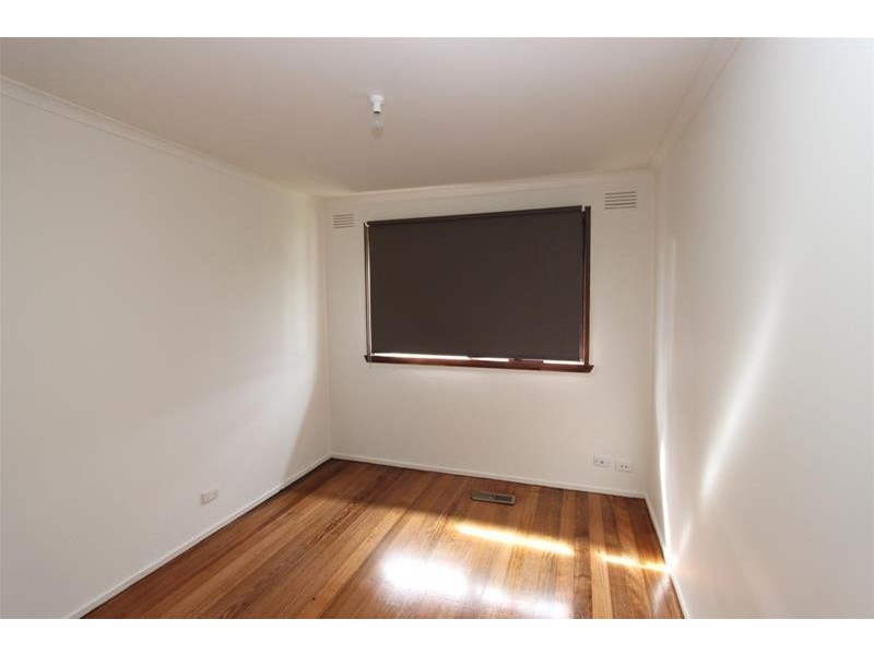 32 Alan Street, Kings Park VIC 3021