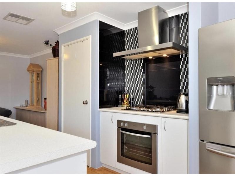 27 Stanbury Crescent, Ellenbrook WA 6069