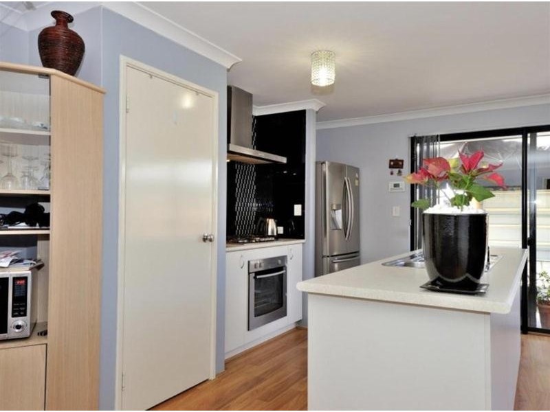 27 Stanbury Crescent, Ellenbrook WA 6069