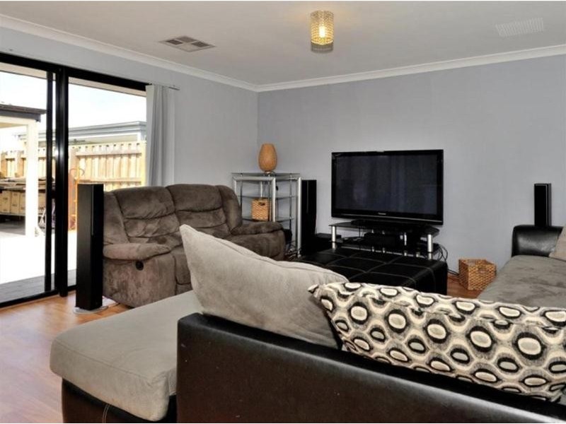 27 Stanbury Crescent, Ellenbrook WA 6069