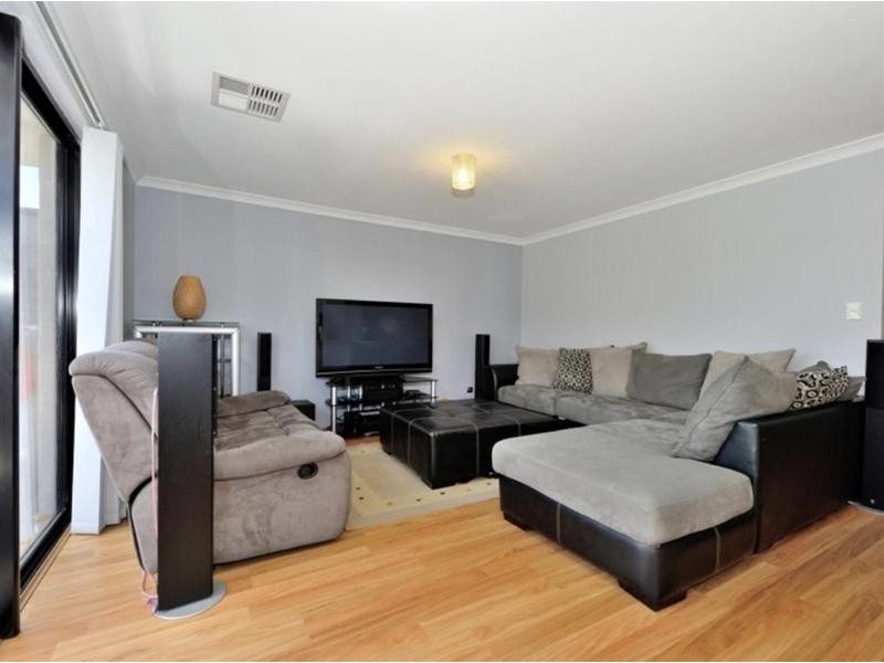 27 Stanbury Crescent, Ellenbrook WA 6069