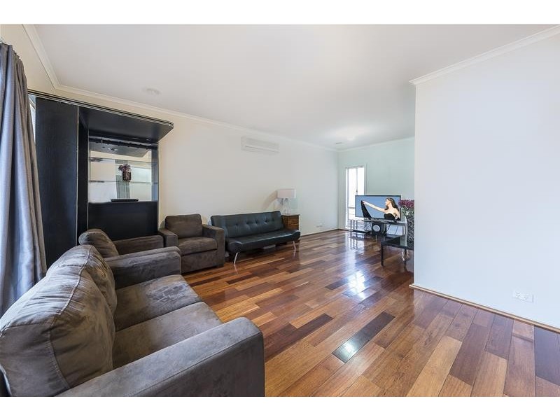 37 The Glades, Taylors Hill VIC 3037