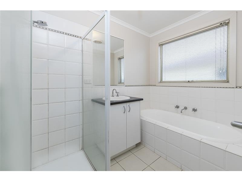 37 The Glades, Taylors Hill VIC 3037