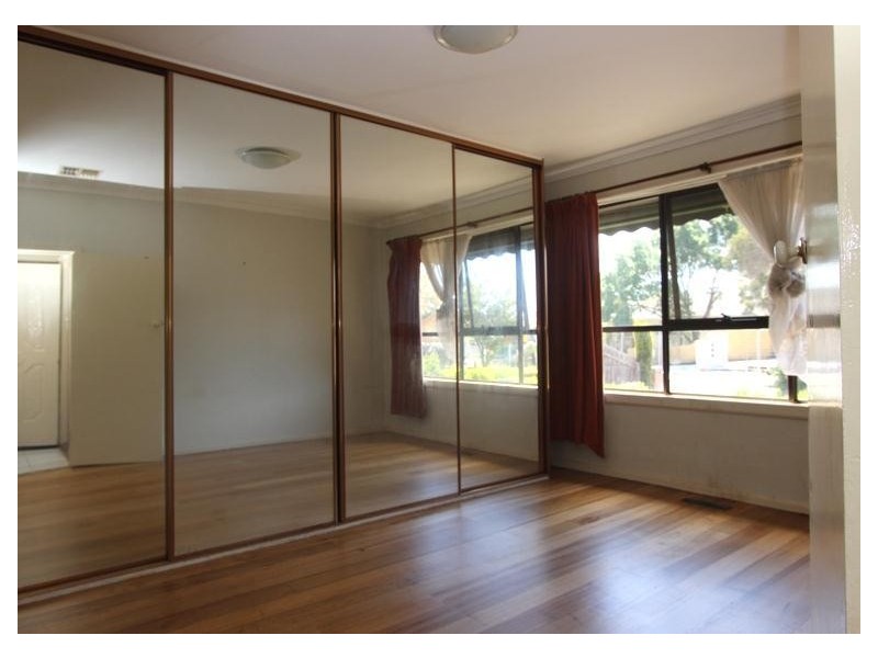 37  Douglas Avenue, St Albans VIC 3021