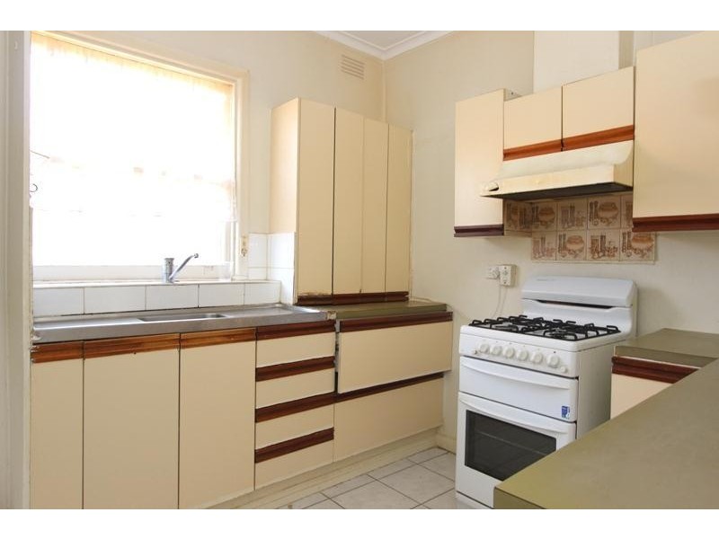 37  Douglas Avenue, St Albans VIC 3021