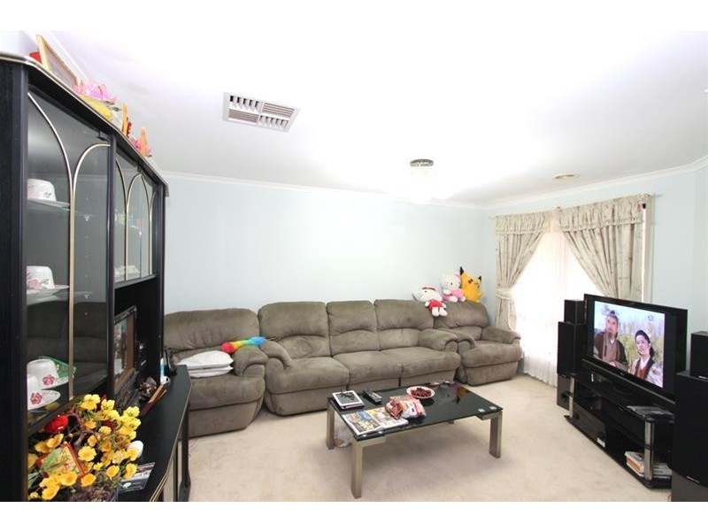 81 Moonstone Circuit, St Albans VIC 3021