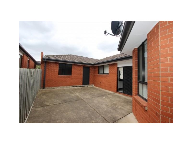 81 Moonstone Circuit, St Albans VIC 3021