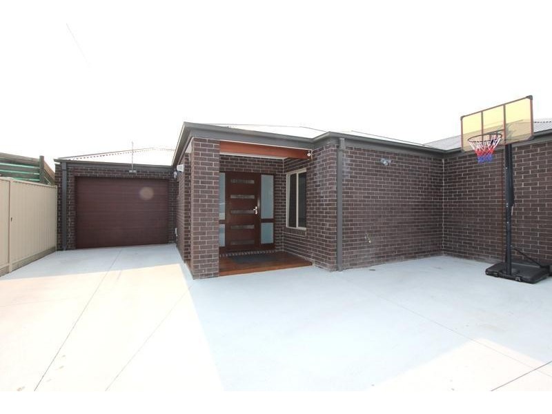 2/65 Leslie Street, St Albans VIC 3021