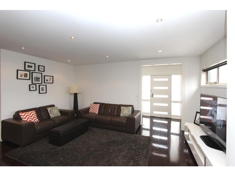 2/65 Leslie Street, St Albans VIC 3021