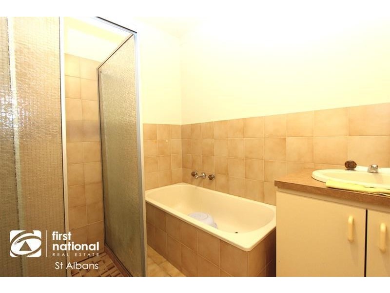 1/17 Stoke Street, Deer Park VIC 3023