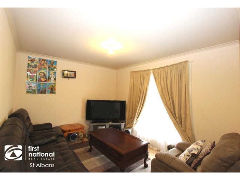 1/17 Stoke Street, Deer Park VIC 3023