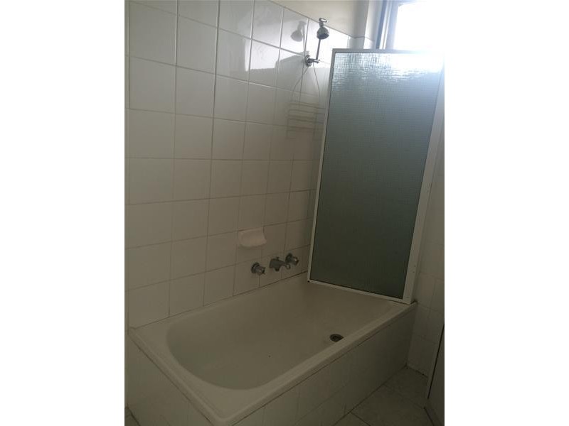 4/10 Percy Street, St Albans VIC 3021