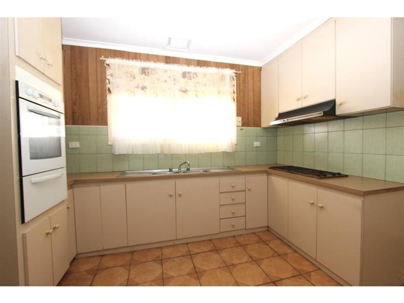 40  Thorndon Drive, St Albans VIC 3021