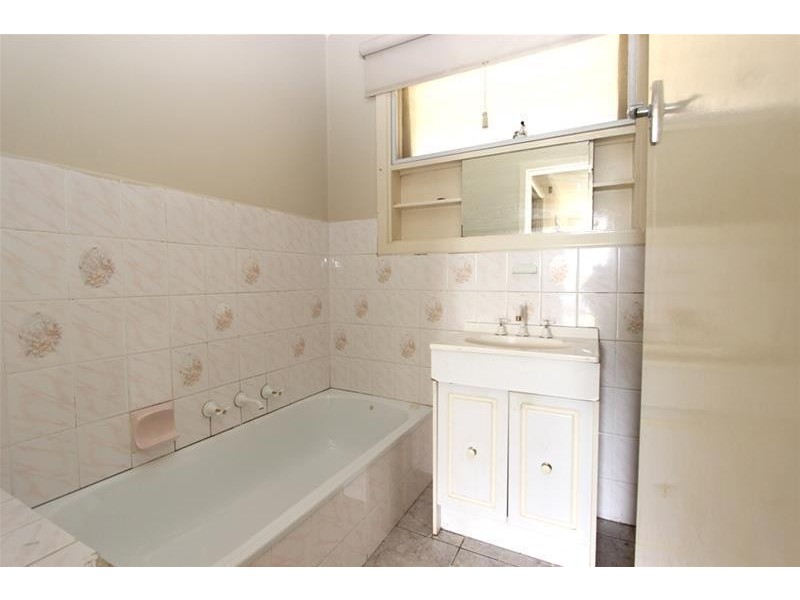 40  Thorndon Drive, St Albans VIC 3021