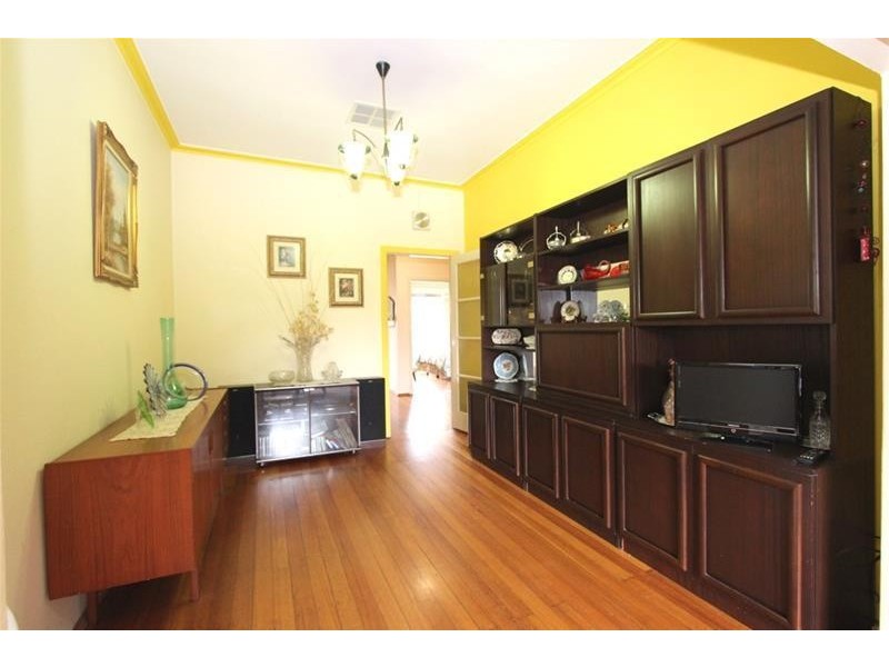 213 Main Road West, St Albans VIC 3021