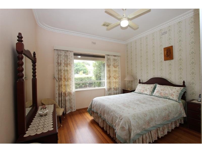 213 Main Road West, St Albans VIC 3021