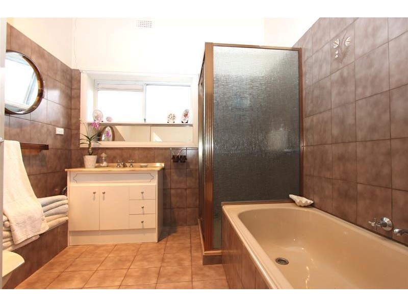 213 Main Road West, St Albans VIC 3021