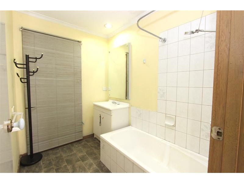 3 Kingsmead Close, Sunshine North VIC 3020