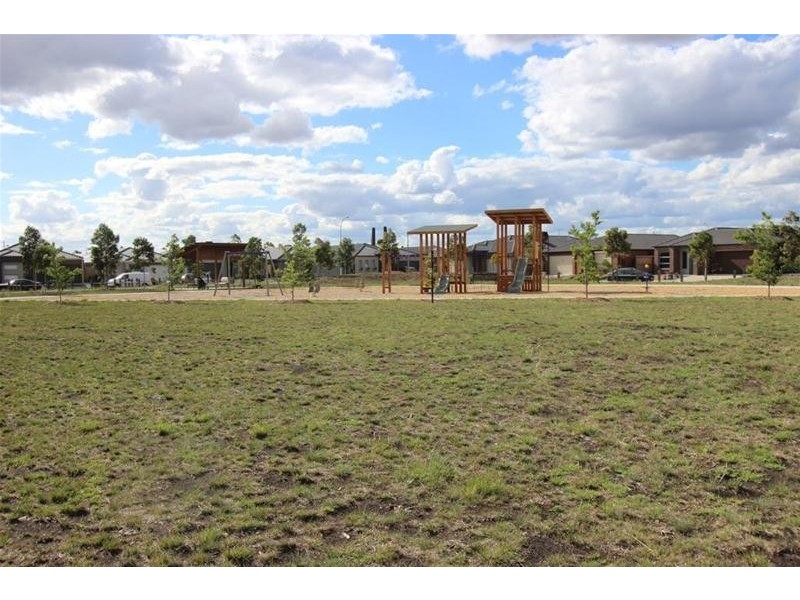 15 Fieldstone Way, Brookfield VIC 3338