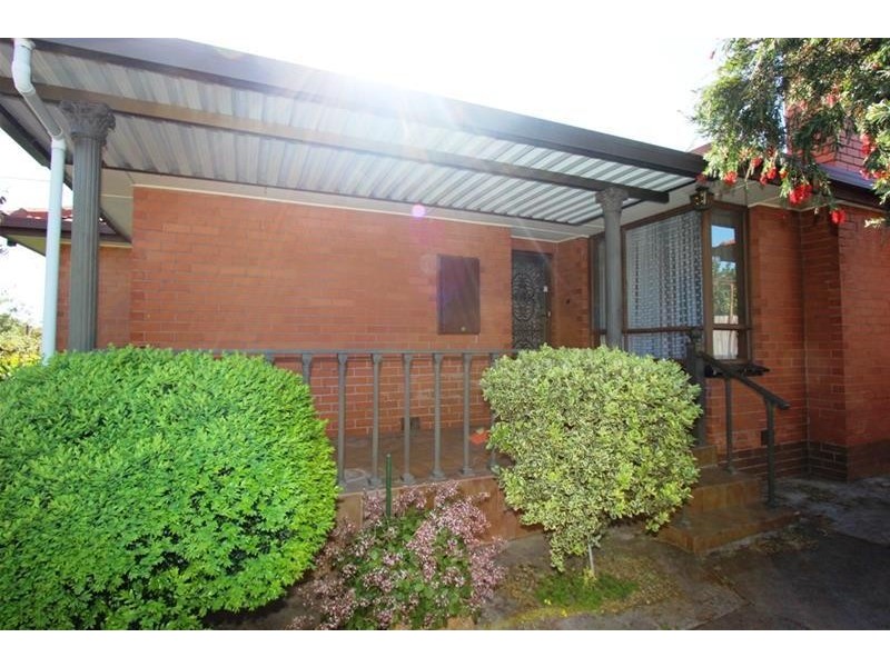 6 Occold Court, St Albans VIC 3021