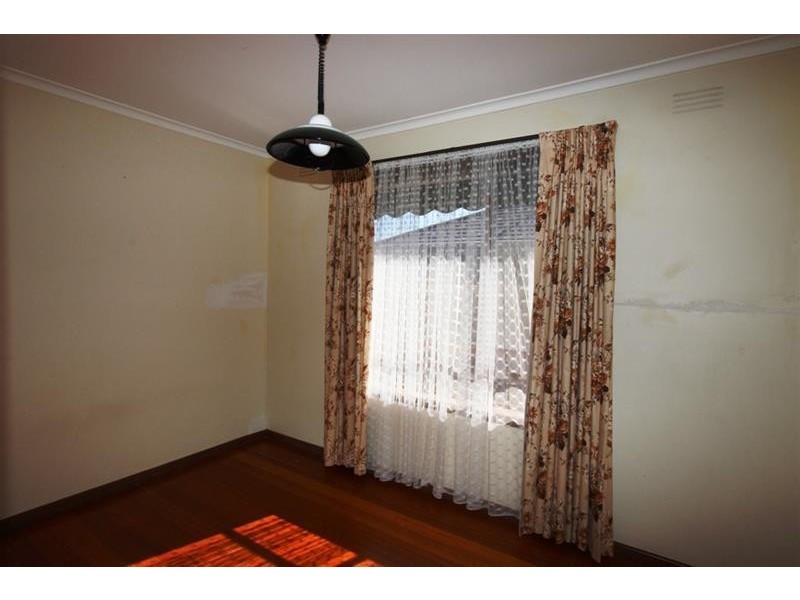 6 Occold Court, St Albans VIC 3021