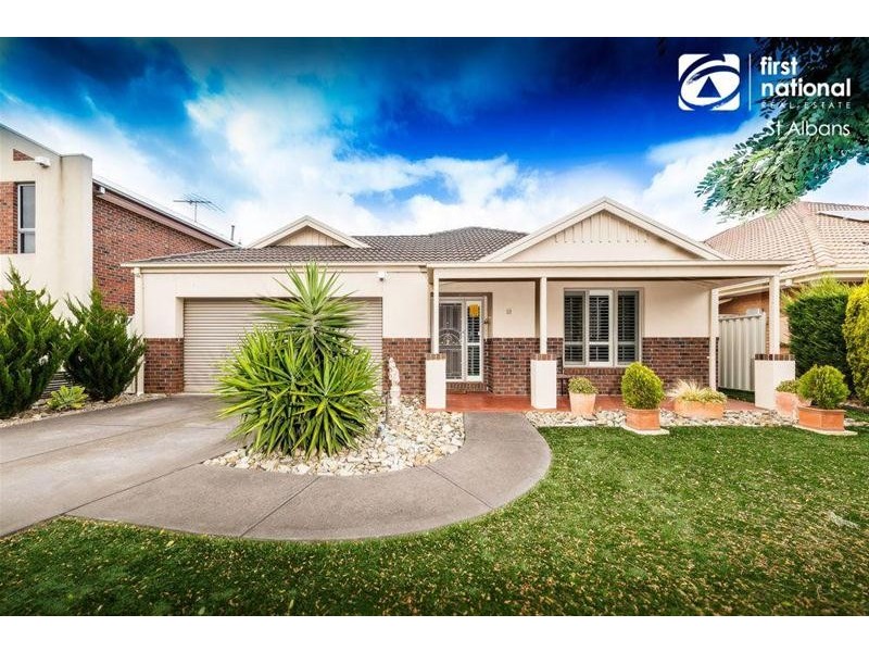 18 Highbury Close, Caroline Springs VIC 3023