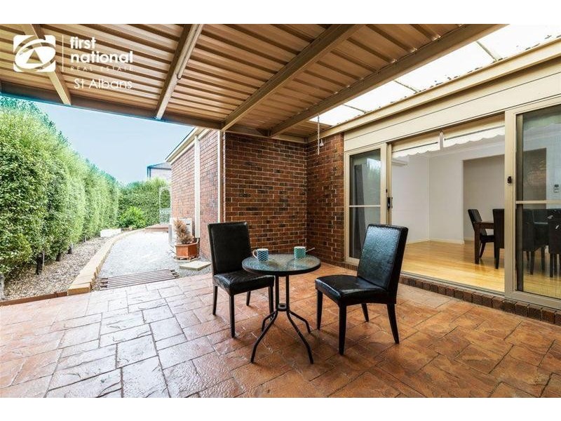 18 Highbury Close, Caroline Springs VIC 3023