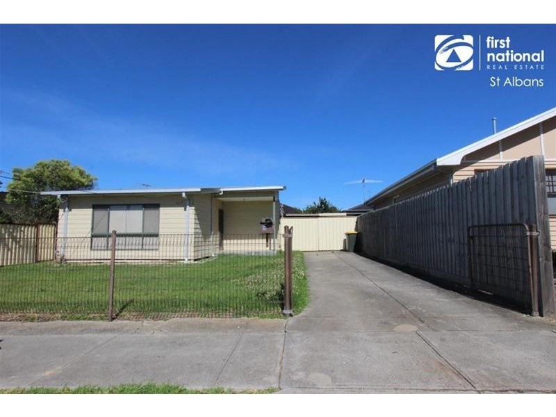 11 Leonard Avenue, St Albans VIC 3021