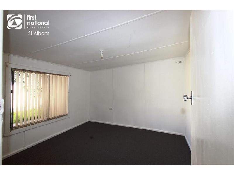 11 Leonard Avenue, St Albans VIC 3021