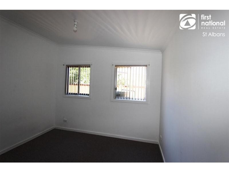 11 Leonard Avenue, St Albans VIC 3021