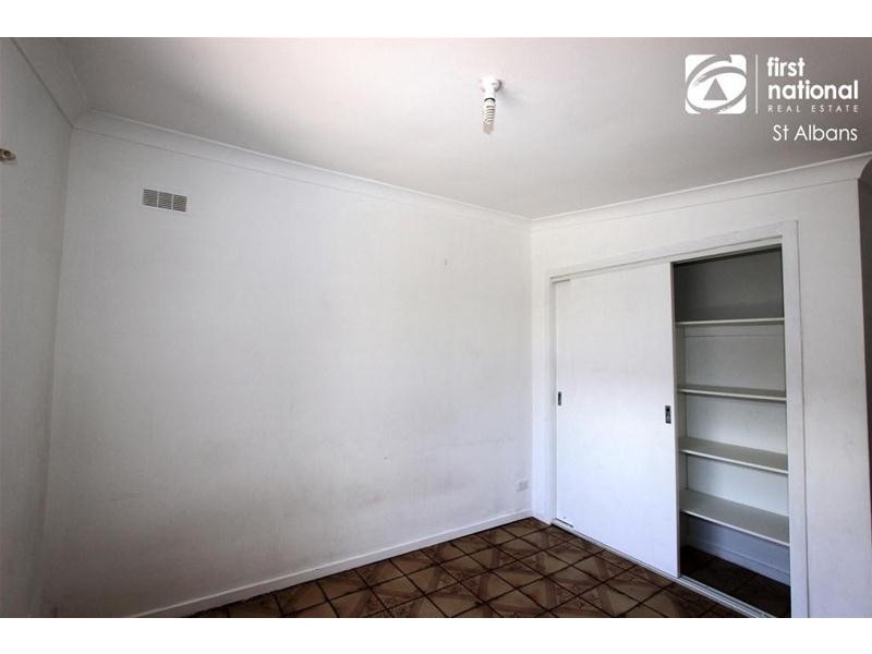 11 Leonard Avenue, St Albans VIC 3021