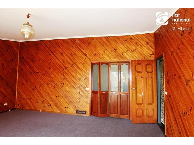 11 Leonard Avenue, St Albans VIC 3021