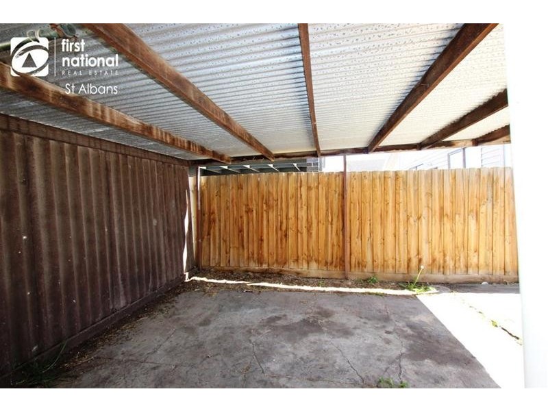 11 Leonard Avenue, St Albans VIC 3021