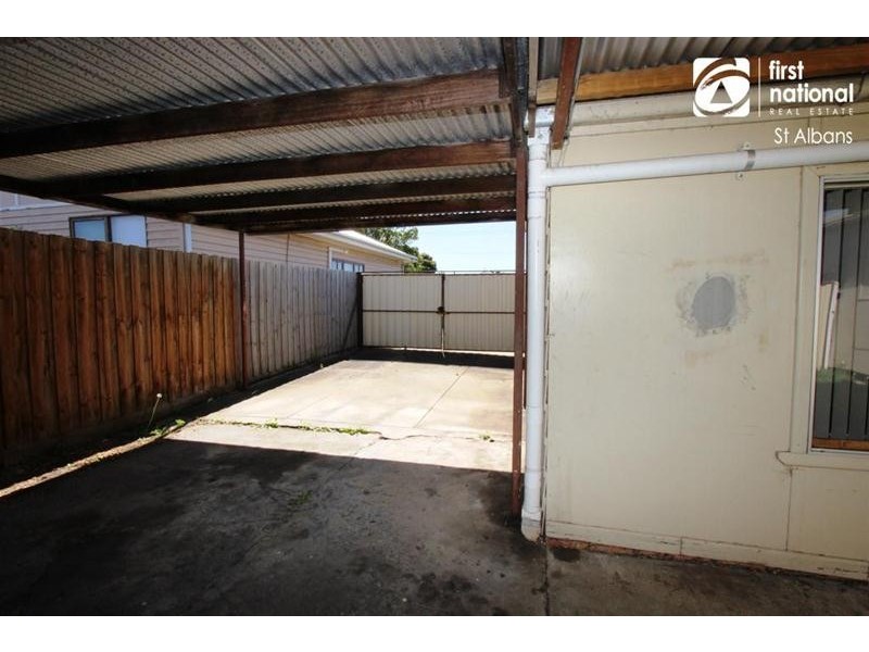 11 Leonard Avenue, St Albans VIC 3021