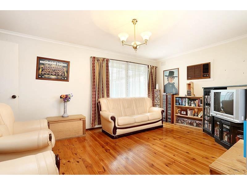 110 Denton Avenue, St Albans VIC 3021