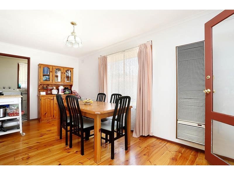 110 Denton Avenue, St Albans VIC 3021