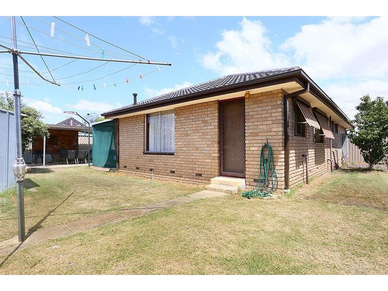 110 Denton Avenue, St Albans VIC 3021