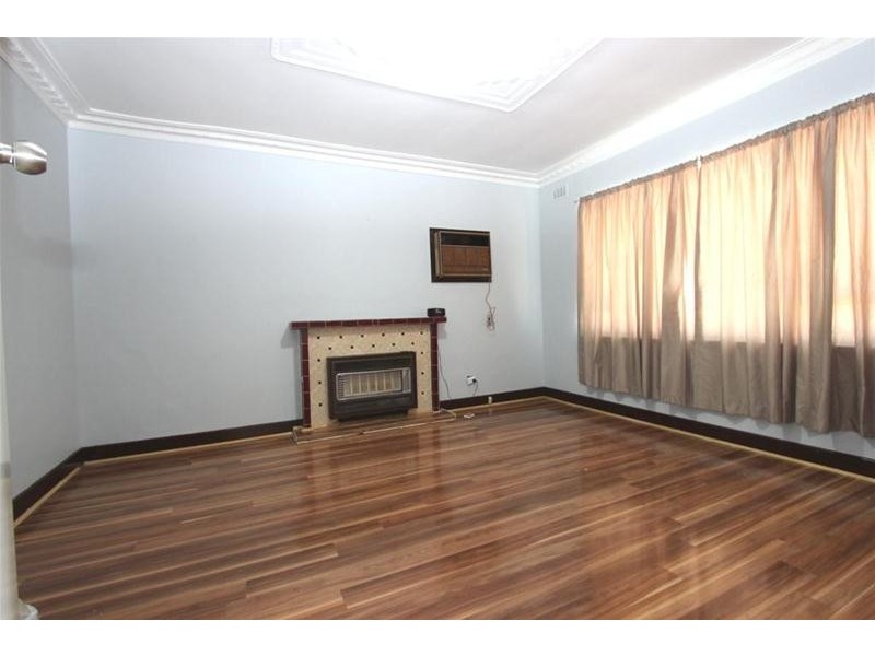 50  Station Avenue, St Albans VIC 3021